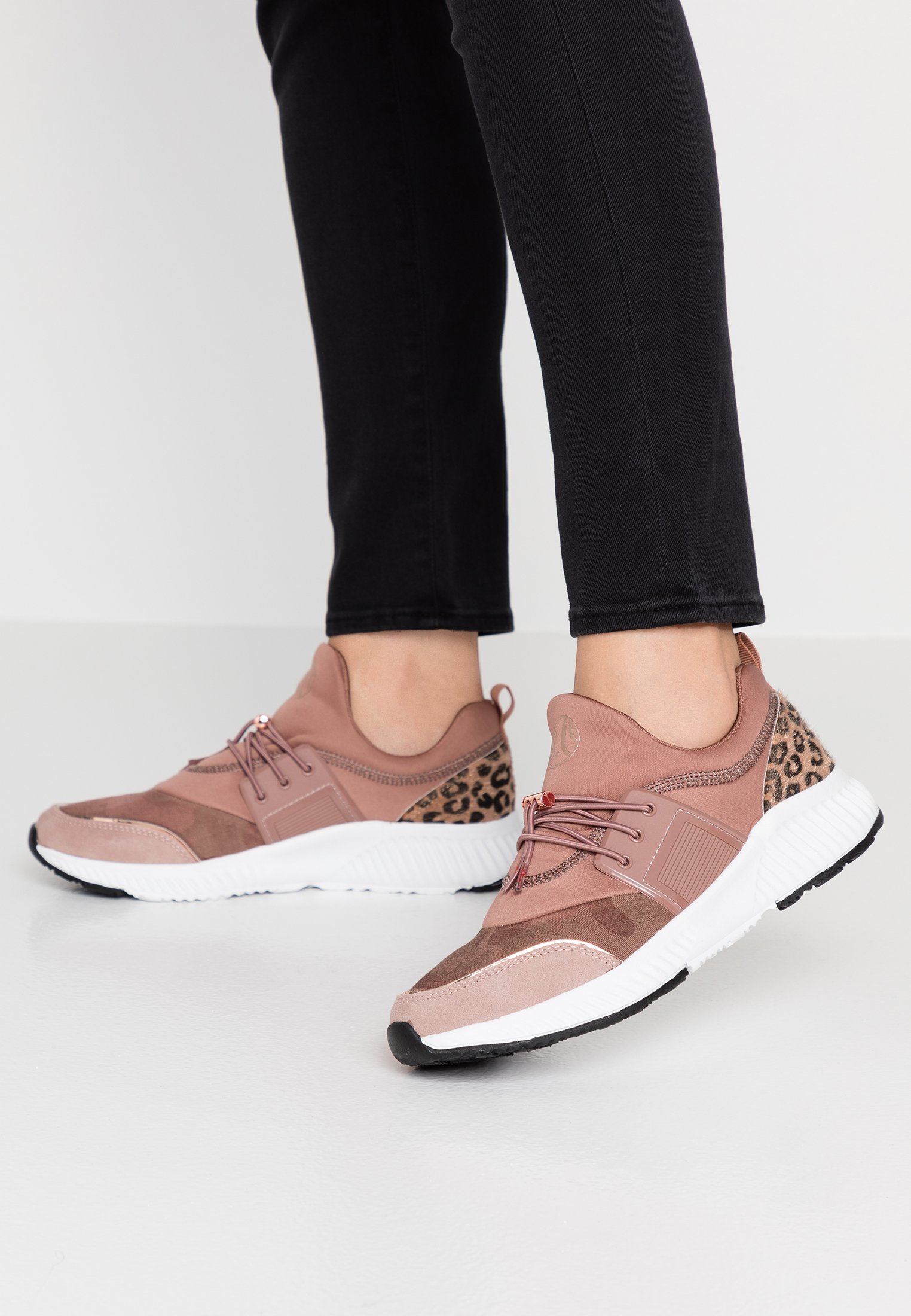 s oliver sneaker old rose