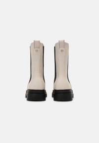 Tamaris Bottes - white