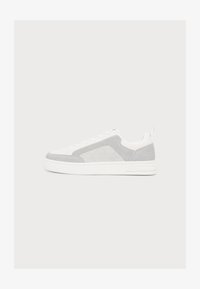 Επιλέχθηκε, off white