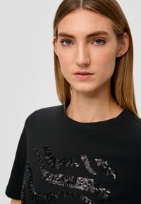 s.Oliver BLACK LABEL T-Shirt print - schwarz