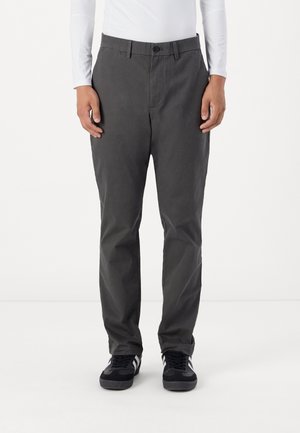 GAP SLIM PERFORMANCE STRETCH - Nohavice chinos - soft black