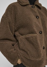 VILA GEKNÖPFTE TEDDY - Jakna iz flisa - fossil