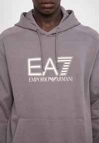 EA7 Emporio Armani FELPA - Felpa con cappuccio - volcanic glass
