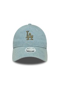 Cappellino da baseball in denim azzurro chiaro con logo "LA" ricamato in verde oliva. Cinturino posteriore regolabile per una vestibilità ottimale. Tessuto morbido.