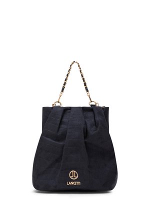 Borsa nera testurizzata con manico a catena dorata e logo Lancetti in oro sul davanti, con un design morbido arricciato.