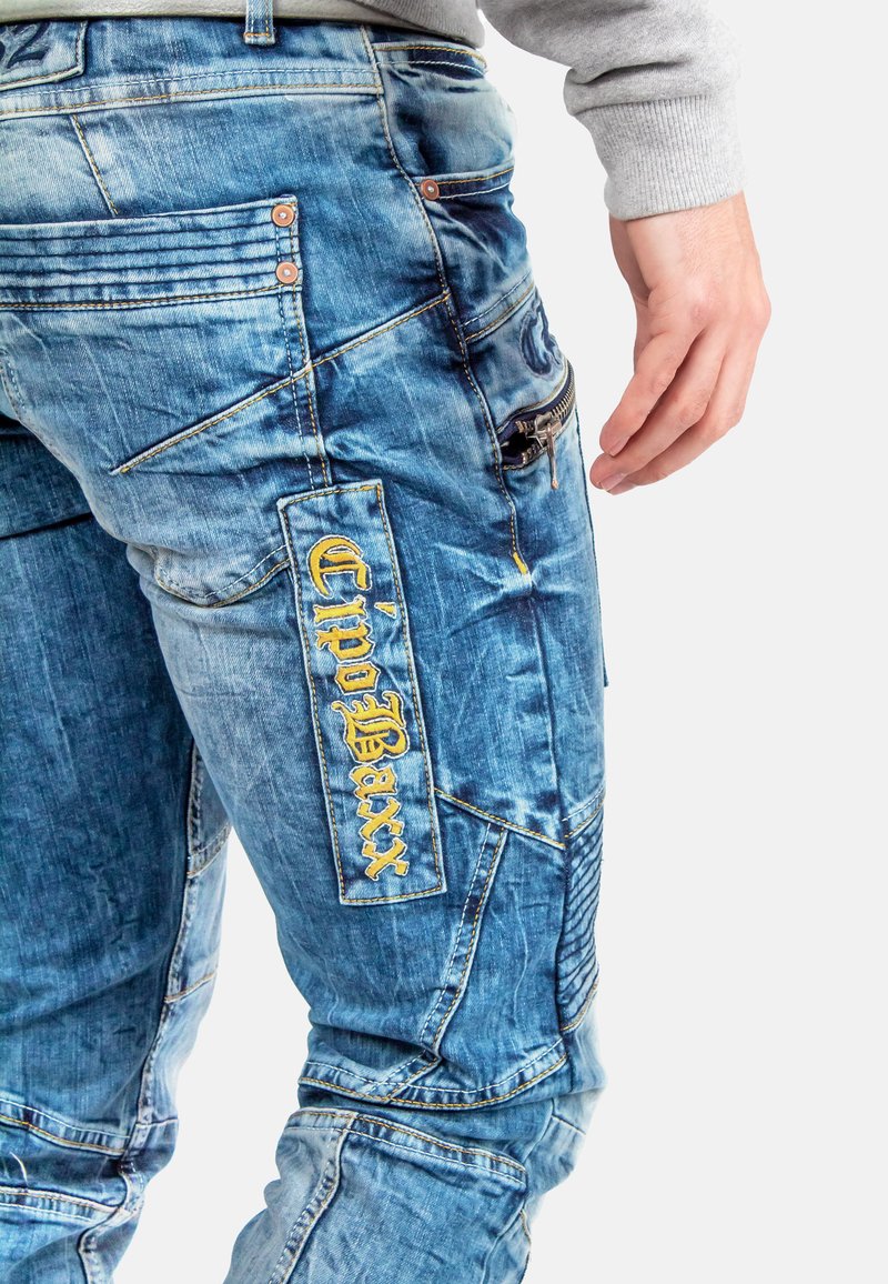 Jeans Cipo & Baxx édition Limitée - Taille 32, Coupe Tapered, Longueur Intérieure 32 Pouces, Bleu, Neuf