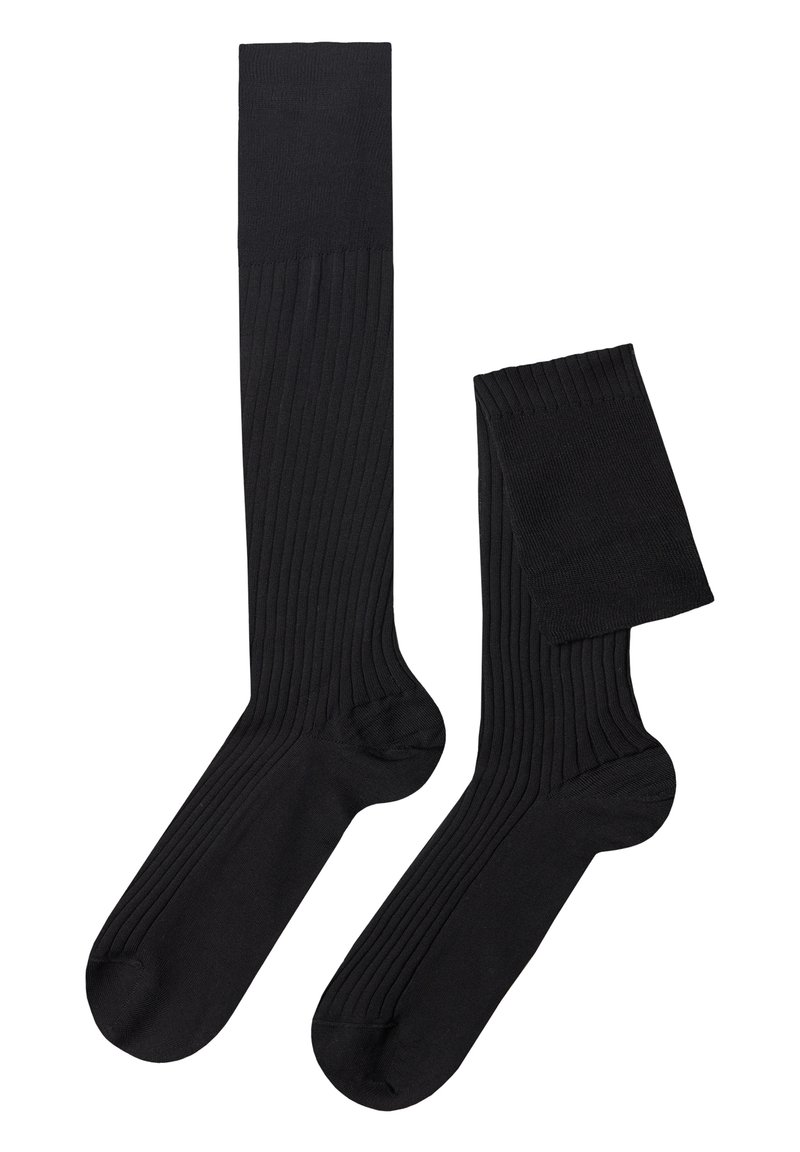 Sorte ribbede sokker med en glat tekstur, der har en høj rib og en kortere variant. Fremstillet af et fleksibelt og let materiale.