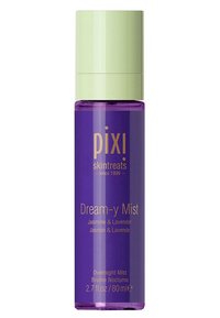 Bottiglia di plastica viola con un tappo verde, etichettata "pixi skintreats Dream-y Mist." Contiene 80 ml di nebulizzatore al gelsomino e alla lavanda.