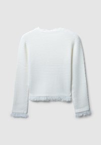 Maglione bianco a maniche lunghe con texture e dettagli di frange all'orlo, ai polsini e al colletto, mostrato da dietro su uno sfondo semplice.