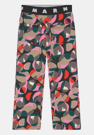 Leggings colorés avec un motif géométrique en rose, rouge, vert et beige, dotés d'une ceinture noire portant l'inscription "MARN". Tissu doux et coupe ample.