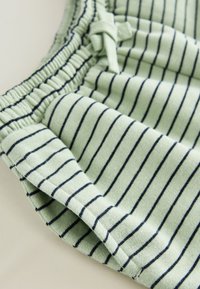 Non selezionato, green 