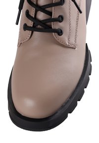 Cesare Gaspari Kotníkové boty na platformě - beige