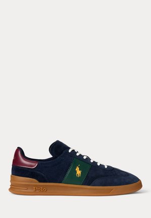 Polo Ralph Lauren HERITAGE COURT II LEATHER SNEAKER UNISEX - Αθλητικά παπούτσια - navy/wine/forest