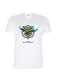 T-shirt de algodón blanco con un gráfico colorido de un personaje alado dentro de formas circulares y triangulares, con el texto "Capitán América".