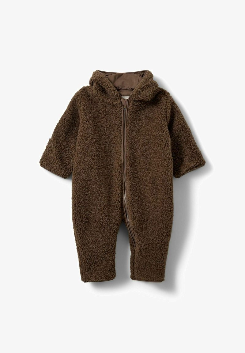 Combinaison une pièce marron duveteuse pour bébé avec capuche et fermeture éclair devant, en tissu chaud et texturé.