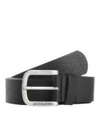 Cinturón de cuero negro con acabado texturizado, que presenta una hebilla rectangular de metal plateado y el logo de la marca grabado "JACK & JONES."
