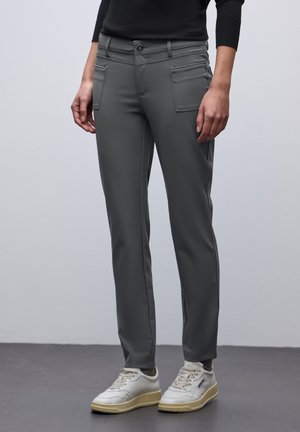 CASUAL FIT - Stoffhose - grau