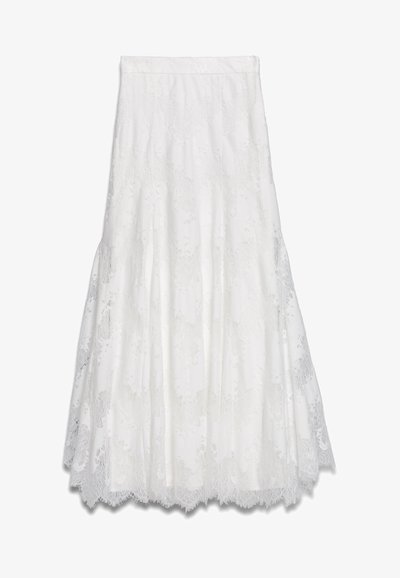Bílá maxi sukně z krajky s květinovými vzory a volánkovým lemem, s těsným pasem a splývavou siluetou.