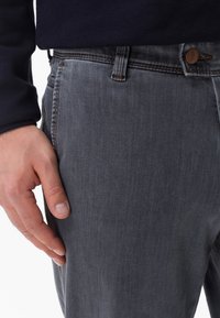 BRAX STYLE JIM - Jeans a sigaretta - gray