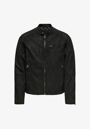 Czarna kurtka z faux skóry z wysokim kołnierzem, pionowymi kieszeniami na zamek, pikowanymi detalami na ramionach i gładkim matowym wykończeniem.