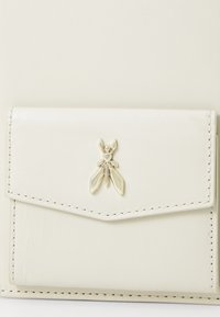 Patrizia Pepe SMALL  - Cross body bag - off white