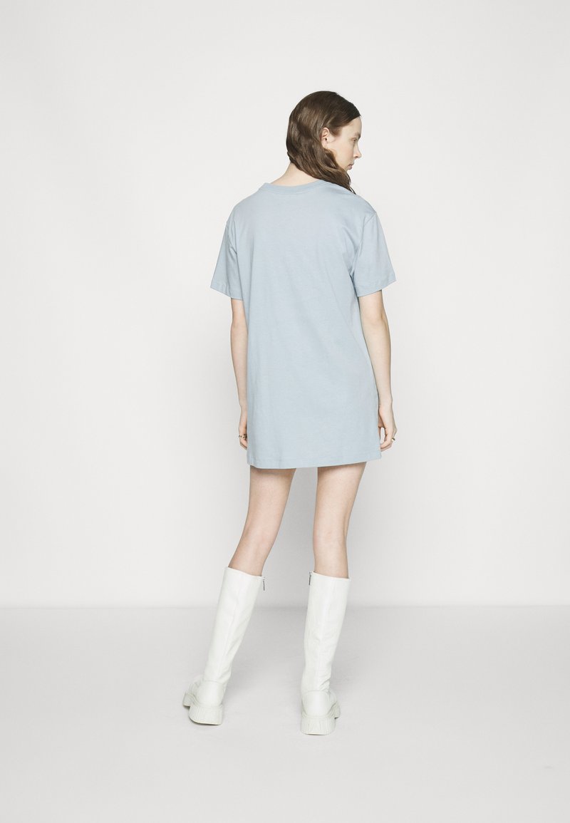 Damen Freizeitkleider | Nike Sportswear DRESS Jerseykleid ocean cube/white/hellblau - KJ09355 Damen Freizeitkleider | Nike Sportswear DRESS Jerseykleid ocean cube/white/hellblau - KJ09355