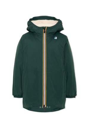 Donkergroene winterjas met capuchon, witte fleece voering, voorrits met meerkleurige bies en klein logo op de linkerborst.