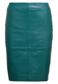 Jupe crayon en cuir turquoise avec une texture lisse, un design ajusté et une coupe midi, présentant des accents cousus subtils le long des coutures.