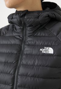 The North Face BETTAFORCA HOODIE - Jakna ispunjena paperjem - black