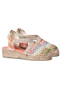 Färgglada vävda espadrillos med en jute-sula, med en flerfärgad ovandel, silverbruna remmar och en korallinlägg.