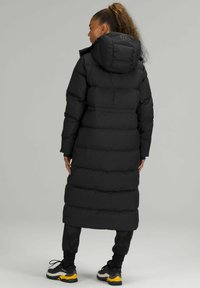 lululemon WUNDER PUFF LONG - Gewatteerde jas - black
