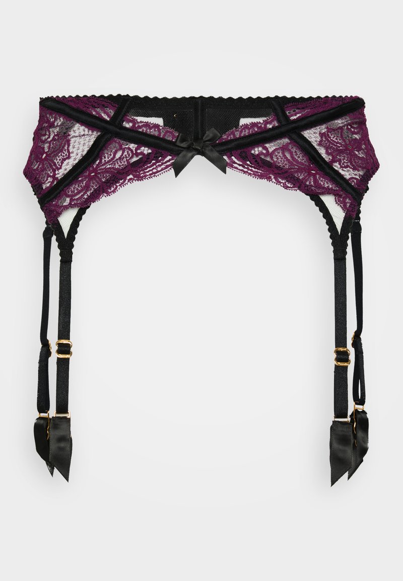 Ce porte-jarretelles en dentelle violette avec des accents en satin noir présente des sangles ajustables et des accessoires en or. Détail en nœud délicat au centre.