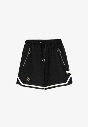 Pantalones cortos negros con textura, cintura elástica, cordón, dos bolsillos laterales con cremallera y tiradores en forma de anilla, ribete a rayas blancas y pequeño parche redondo.