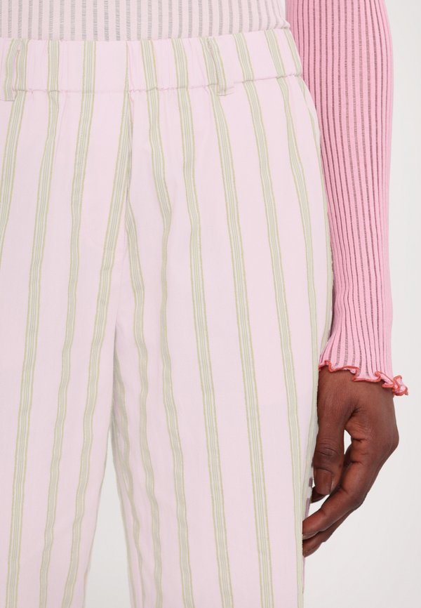 ELASTICATED STRAIGHT PANTS - Trousers3