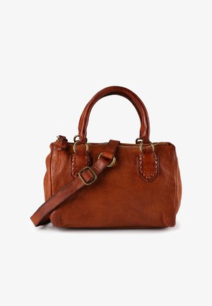 Braune Lederhandtasche mit genarbter Textur, zwei oberen Griffen, abnehmbarem Schulterriemen und geflochtenen Akzenten. Akzente aus goldfarbenem Metall.