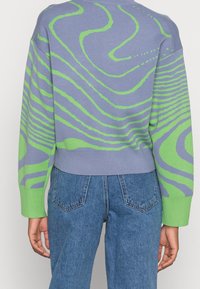 Weekday Sweter