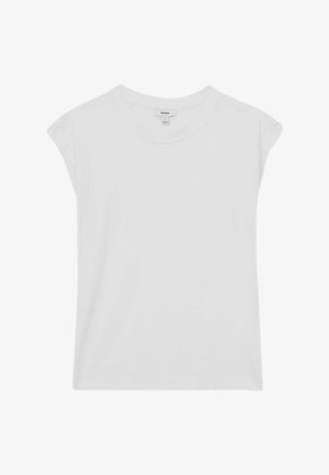 Tricou alb cu mânecă scurtă, confecționat din bumbac moale. Are un gât rotund cu mâneci răsucite și o croială lejeră. Eticheta este vizibilă la gât.