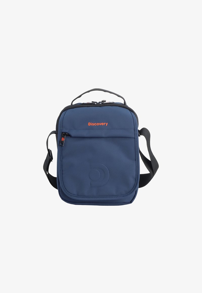 Borsa a spalla blu navy con chiusura zip, dotata di logo impresso, tracolla regolabile e tasca frontale. Realizzata in tessuto resistente.