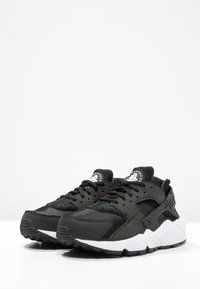 contraffazione brivido correlare Nike Sportswear HUARACHE - Sneakers basse - black/white/nero - Zalando.it contraffazione brivido correlare Nike Sportswear HUARACHE - Sneakers basse - black/white/nero - Zalando.it