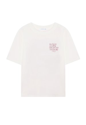 T-shirt bianca a maniche corte con testo rosa sul petto che recita "l'Oceano sta chiamando Solo un modo arrivederci" e piccoli elementi grafici.