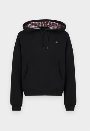 Sweatshirt preta de algodão com bolso frontal, apresentando um padrão quadriculado no interior do capuz e um pequeno logótipo bordado no peito.