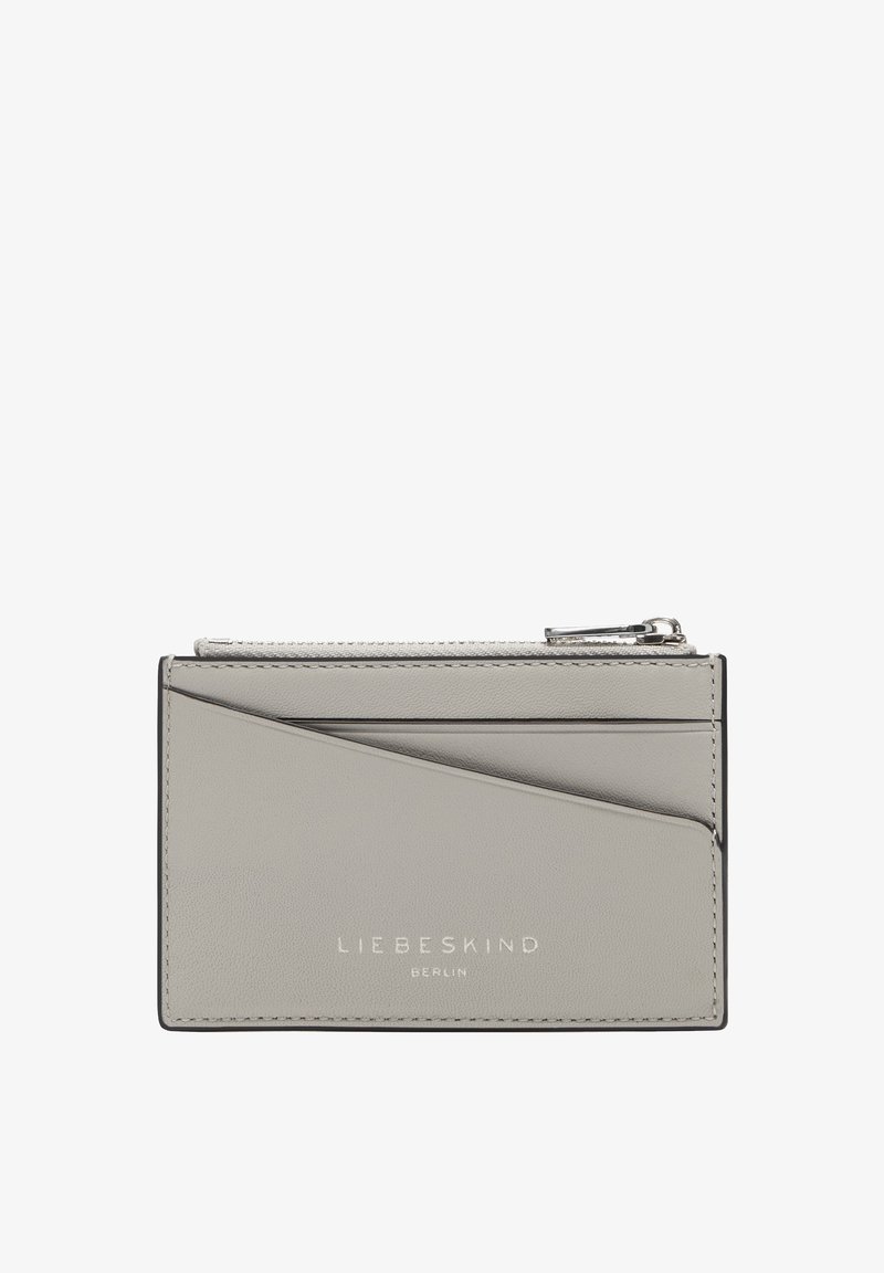 Porte-cartes en cuir gris avec une surface texturée, comportant plusieurs fentes pour cartes et une poche zippée. Marquage gravé à l'avant.