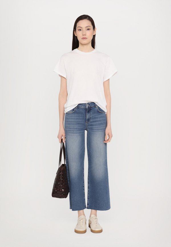 SAIGE WIDE LEG CROP - Relaxed fit jeans - beax3