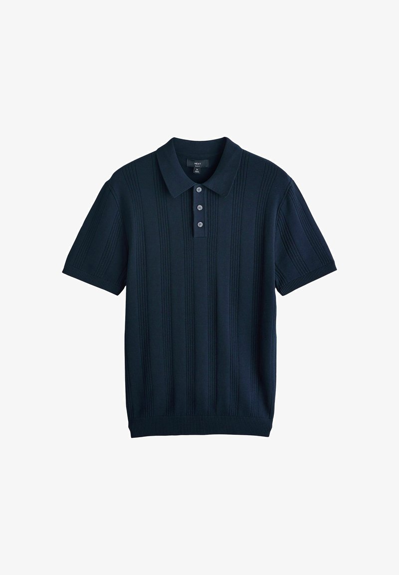 Polo bleu marine à manches courtes avec rayures verticales texturées, trois boutons à l'avant et un col classique.