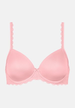 Soutien-gorge lingerie rose avec bonnets lisses et rembourrés, bordés de dentelle. Présente des bords festonnés sur les bretelles et la bande. Aucun détail métallique visible.