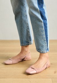 Δεν επιλέχθηκε, light pink