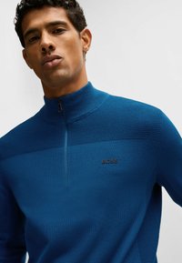 BOSS MOMENTUM - Camisola - open blue thirtyfour