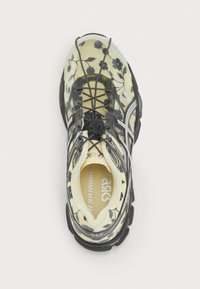 ASICS SportStyle GEL CUMULUS 16 SSCB SIGNATURE SERIES CECILIE BAHNSEN UNISEX - Tenisice - ivory/black