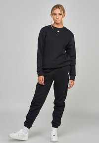 SIKSILK ESSENTIAL - Mikina - black