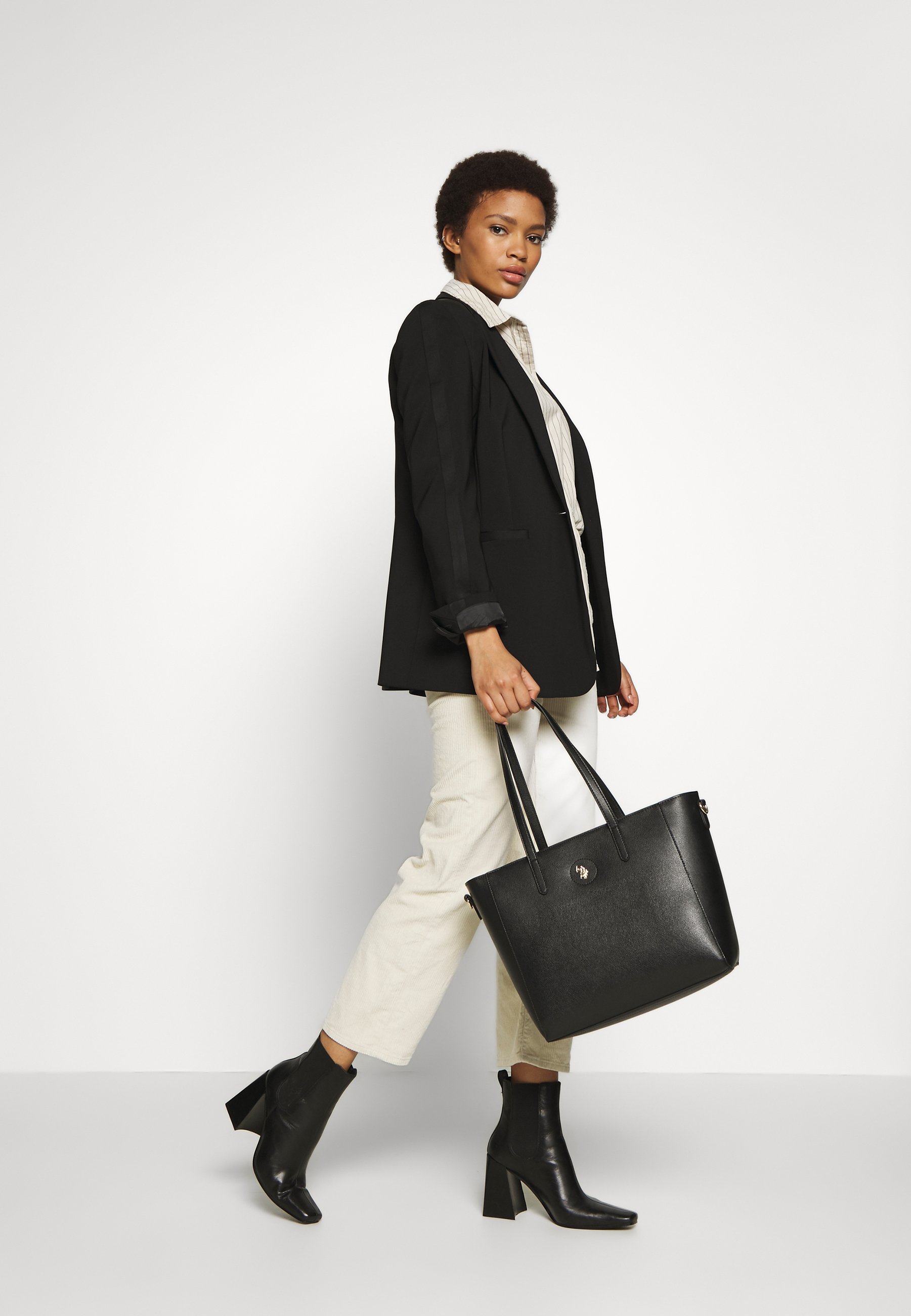 U.S. Polo Assn. JONES Håndveske blacksvart Zalando.no U.S. Polo Assn. JONES Håndveske blacksvart Zalando.no